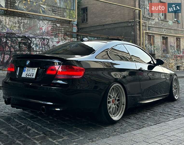 BMW 3 Series 2009