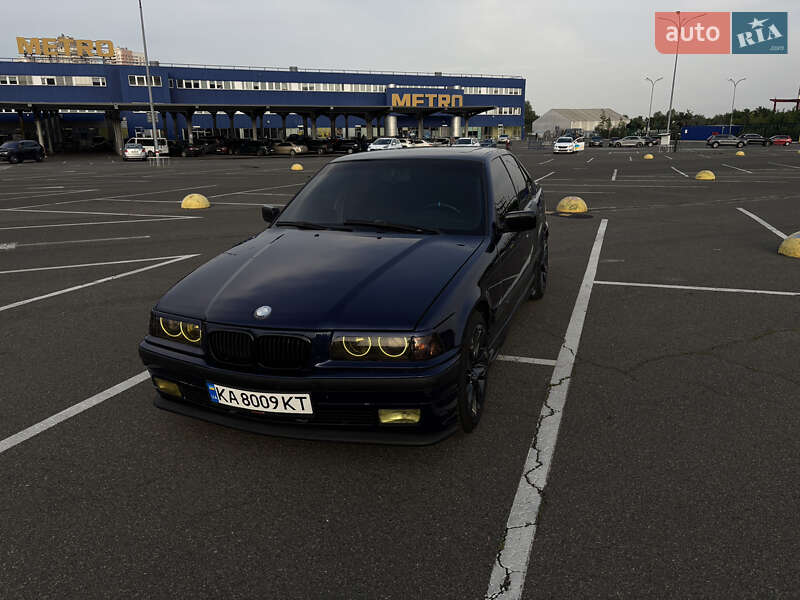 Седан BMW 3 Series 1996 в Киеве