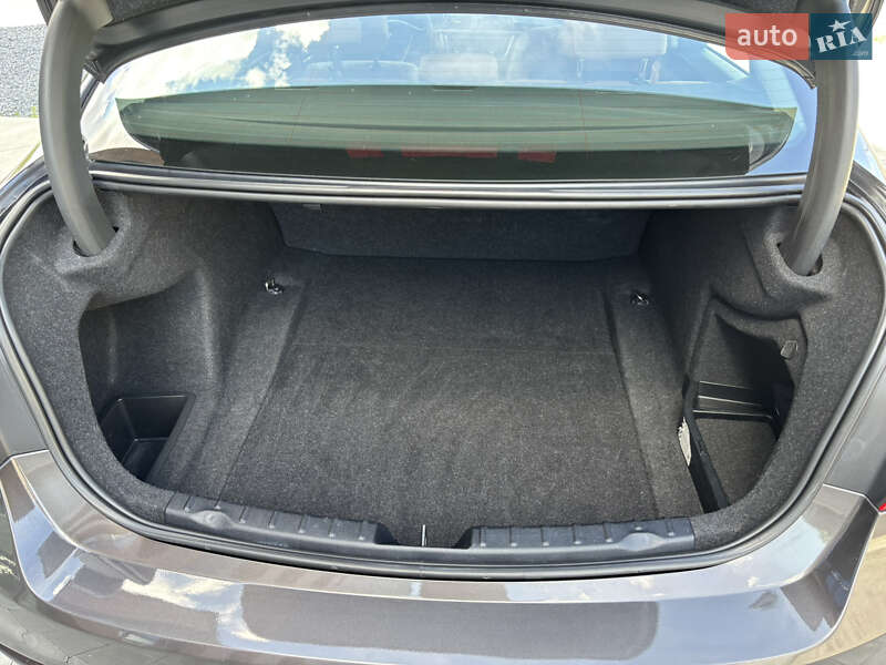 Седан BMW 3 Series 2012 в Луцьку