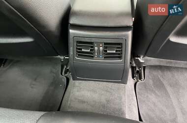 Седан BMW 3 Series 2011 в 