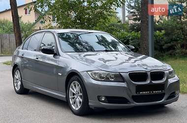 Седан BMW 3 Series 2011 в 