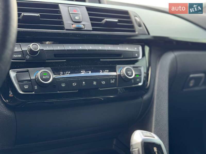 Седан BMW 3 Series 2016 в Львові