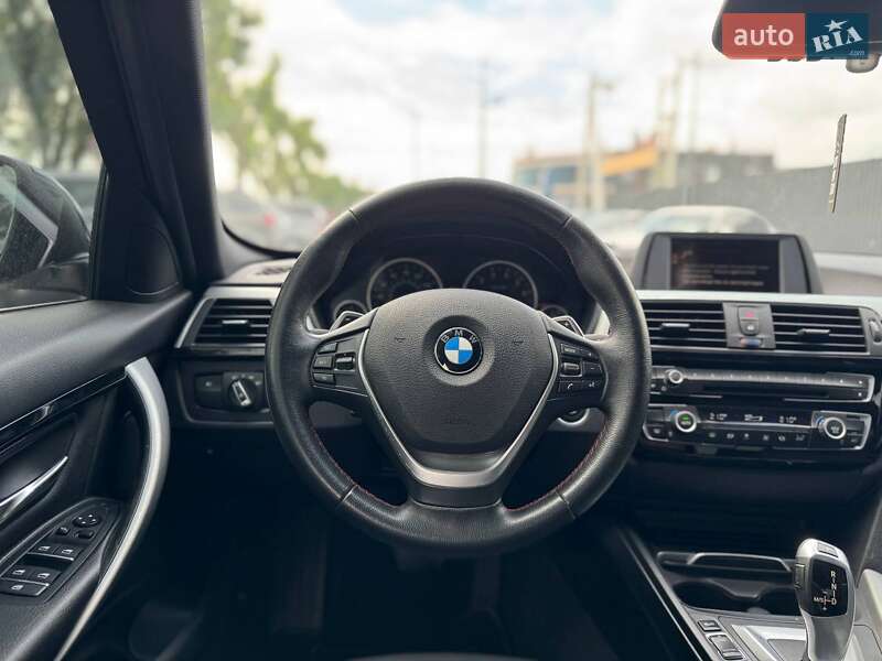 Седан BMW 3 Series 2016 в Львові