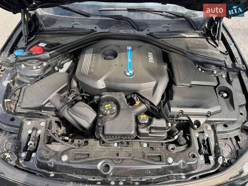 Седан BMW 3 Series 2016 в Львові