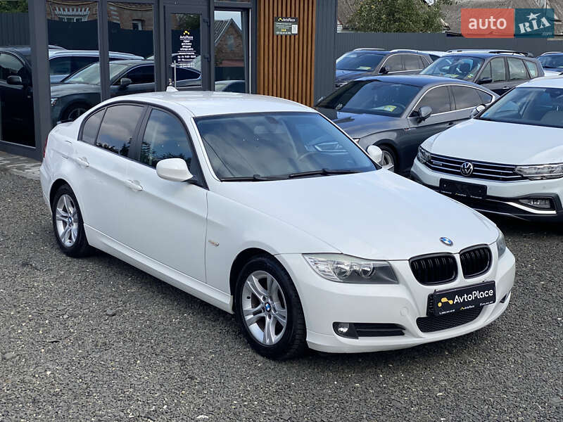Седан BMW 3 Series 2009 в Луцке