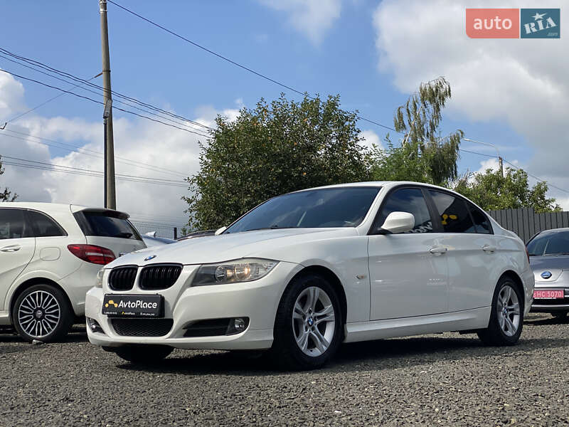 Седан BMW 3 Series 2009 в Луцке