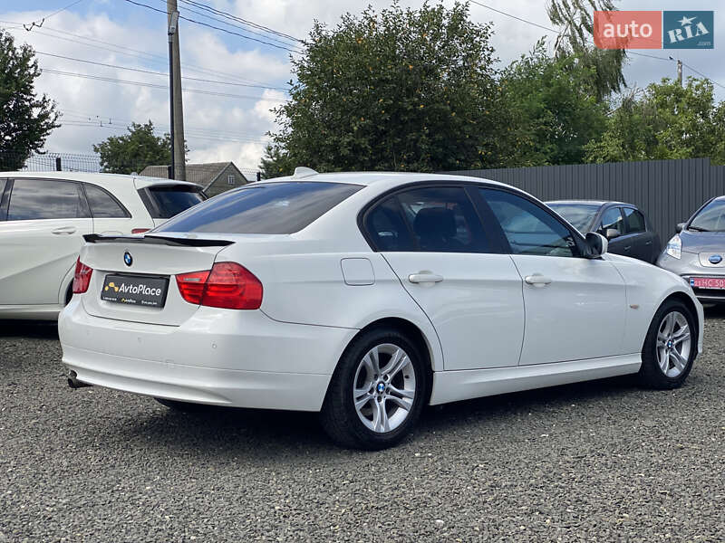 Седан BMW 3 Series 2009 в Луцке