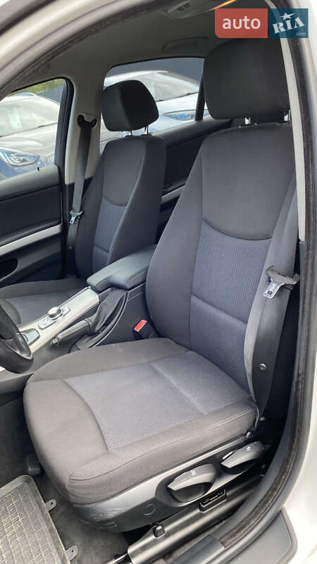 Седан BMW 3 Series 2009 в Луцке