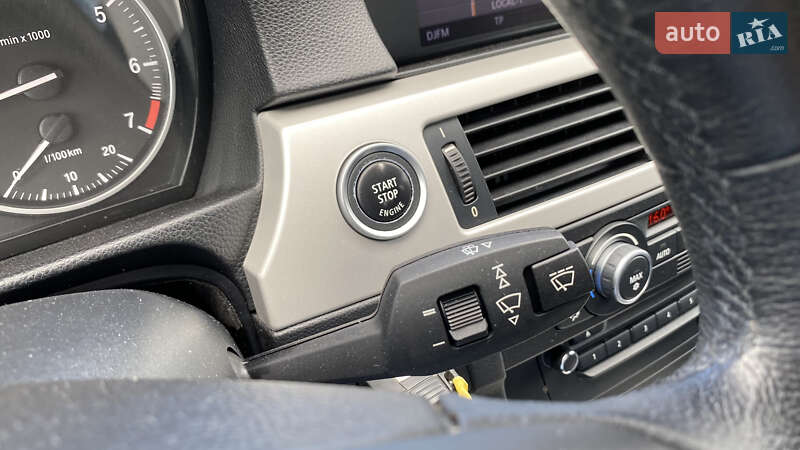 Седан BMW 3 Series 2009 в Луцке