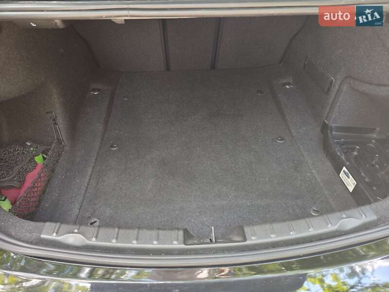 Седан BMW 3 Series 2015 в Луцьку