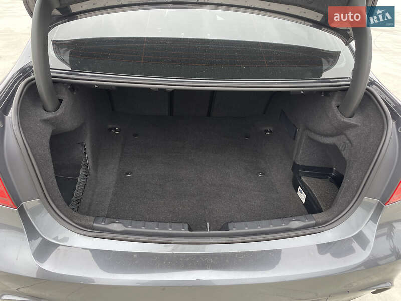 Седан BMW 3 Series 2015 в Киеве