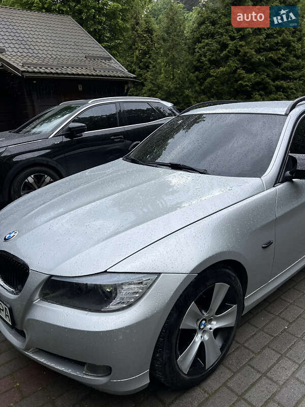 BMW 3 Series 2009