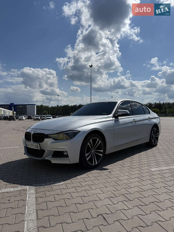 Седан BMW 3 Series 2017 в Киеве