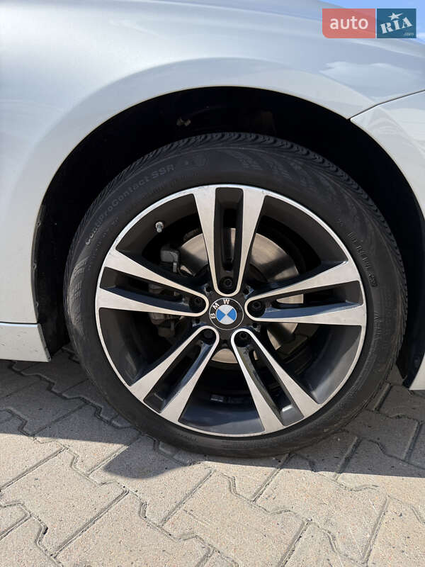 Седан BMW 3 Series 2017 в Киеве