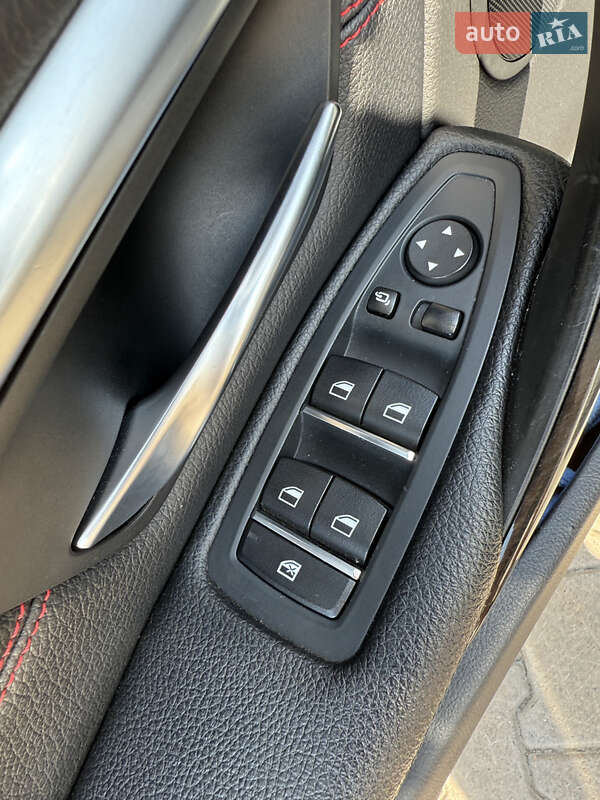 Седан BMW 3 Series 2017 в Киеве