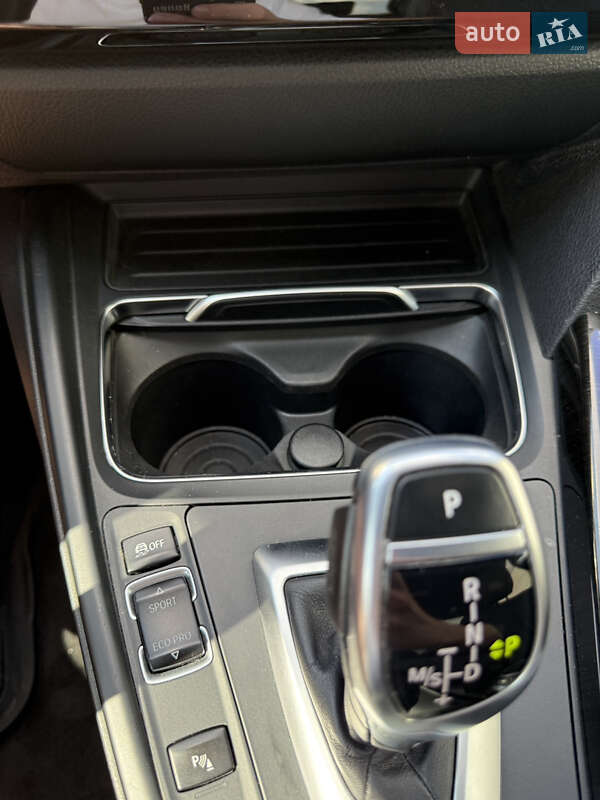 Седан BMW 3 Series 2017 в Киеве