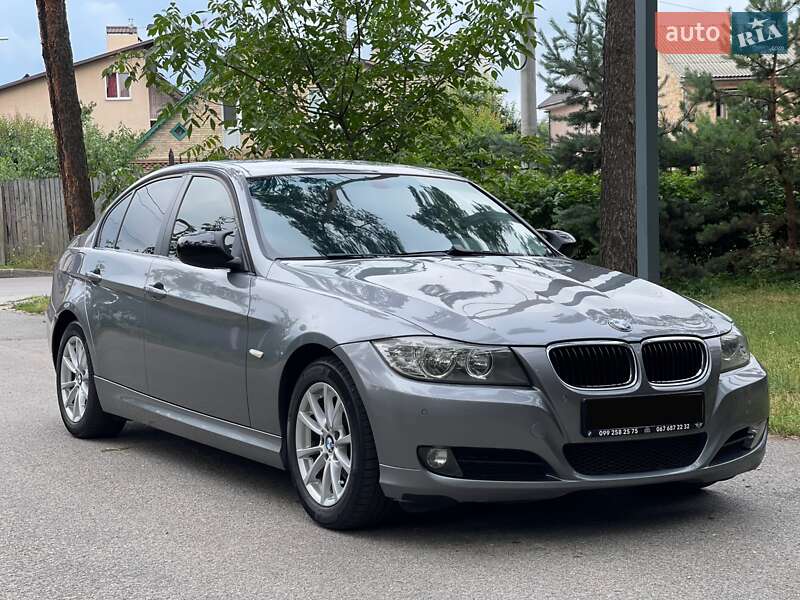 BMW 3 Series 2011