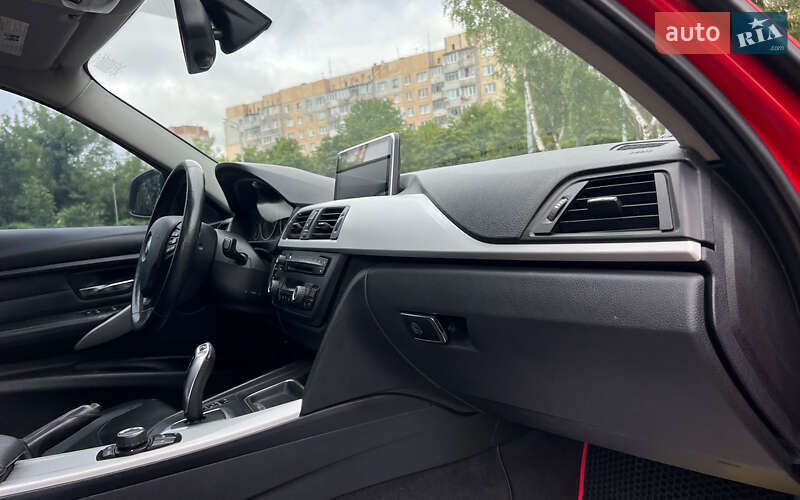 Седан BMW 3 Series 2013 в Львове