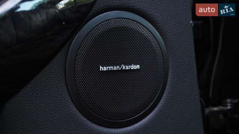 Седан BMW 3 Series 2016 в Львові