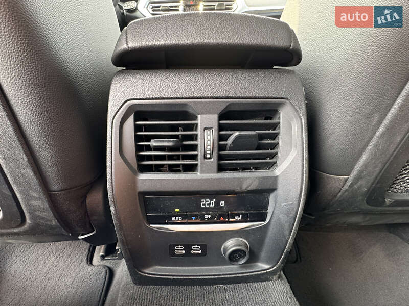 Седан BMW 3 Series 2019 в Киеве