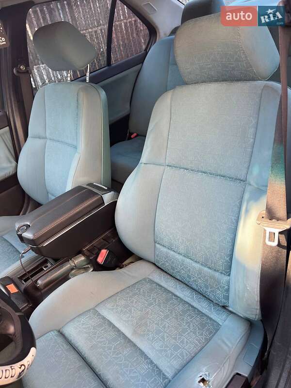 Седан BMW 3 Series 1996 в Шептицькому