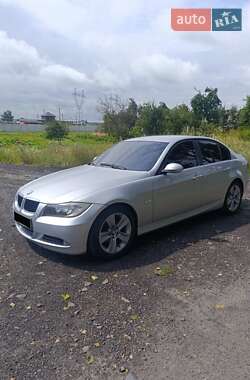 Седан BMW 3 Series 2006 в Клевани