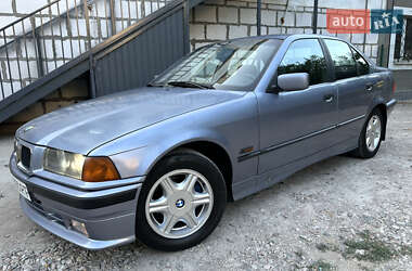 Седан BMW 3 Series 1994 в Одессе