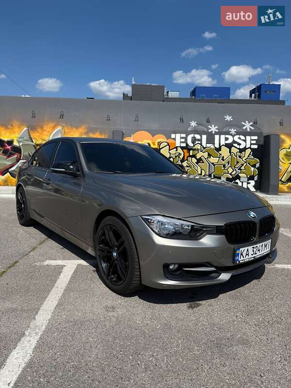 Седан BMW 3 Series 2016 в Києві