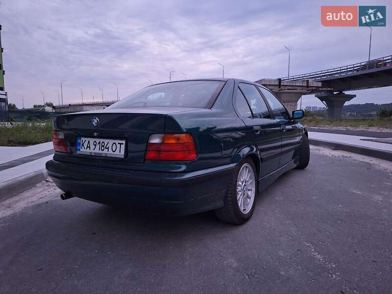 Седан BMW 3 Series 1997 в Киеве