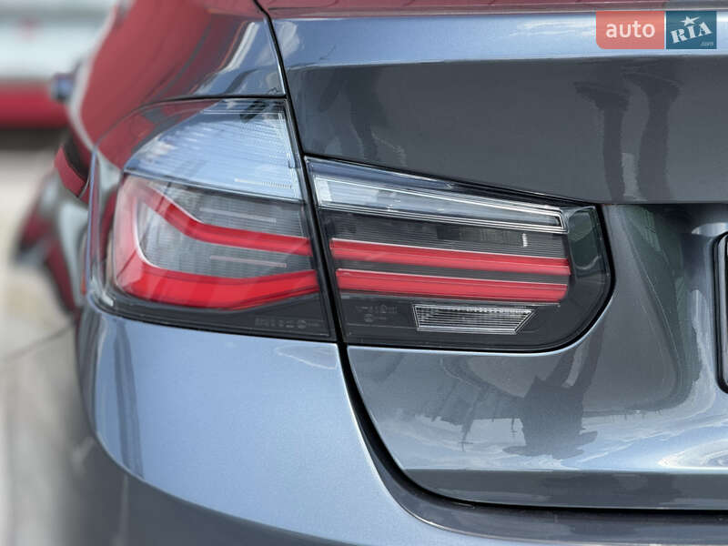 Седан BMW 3 Series 2017 в Киеве