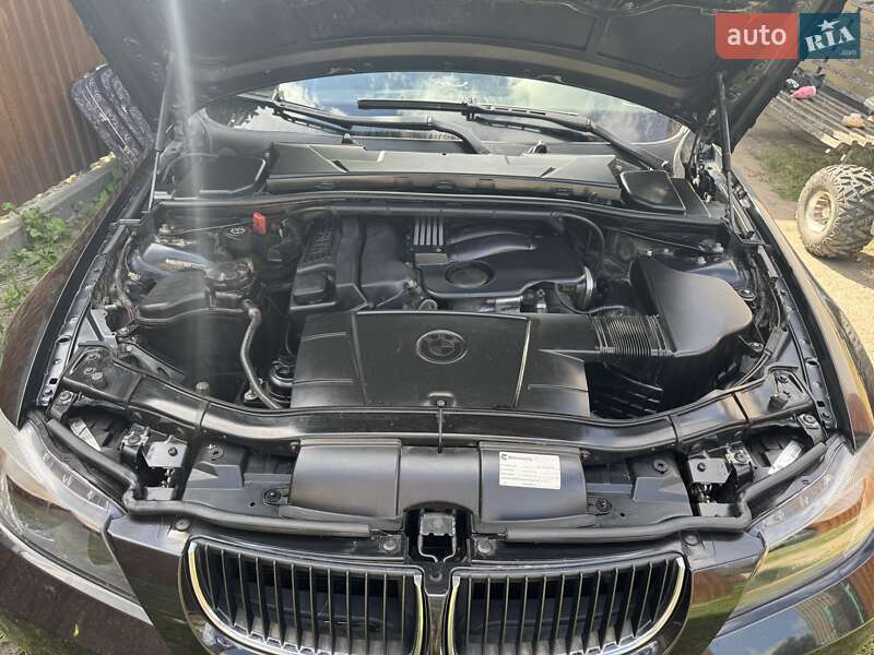 Универсал BMW 3 Series 2005 в Белогорье фото 14 Универсал BMW 3 Series 2005 в Белогорье