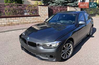 Седан BMW 3 Series 2016 в Львові