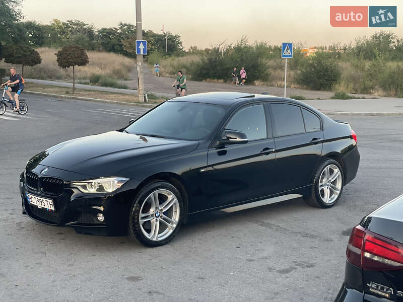 Седан BMW 3 Series 2015 в Запоріжжі