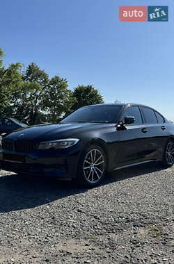 Седан BMW 3 Series 2022 в Ужгороде