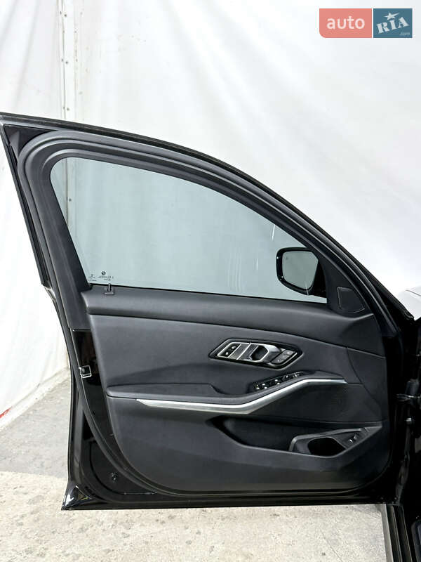 Седан BMW 3 Series 2019 в Одесі