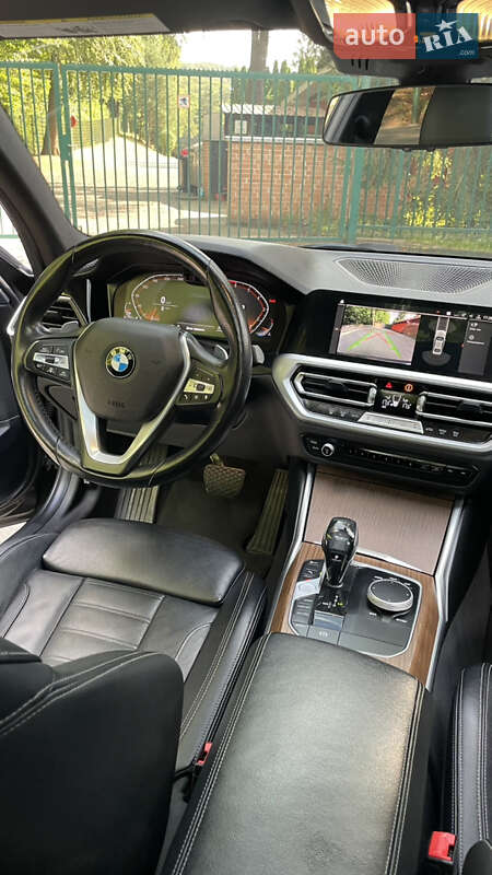 Седан BMW 3 Series 2019 в Львові
