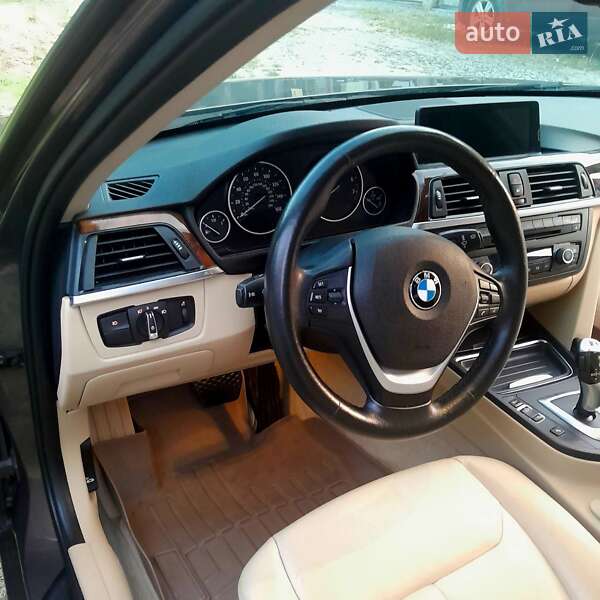 Седан BMW 3 Series 2013 в Львові
