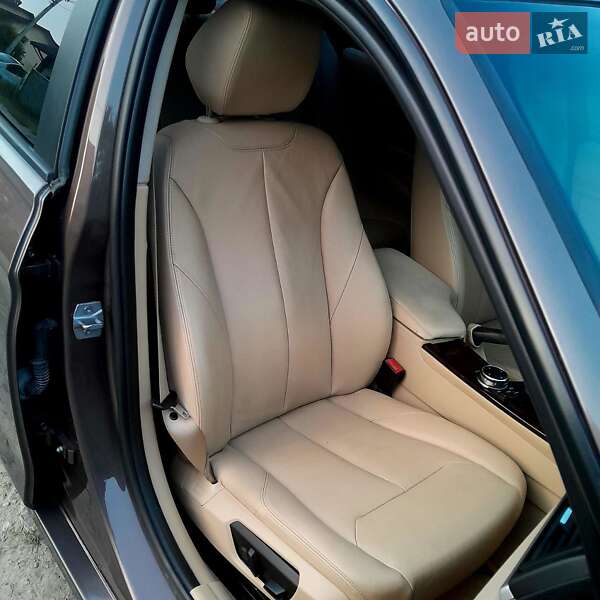 Седан BMW 3 Series 2013 в Львові