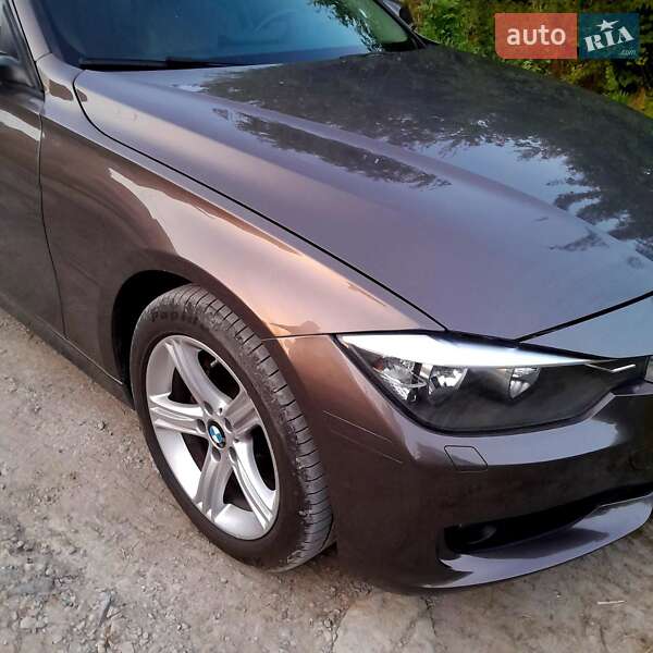 Седан BMW 3 Series 2013 в Львові