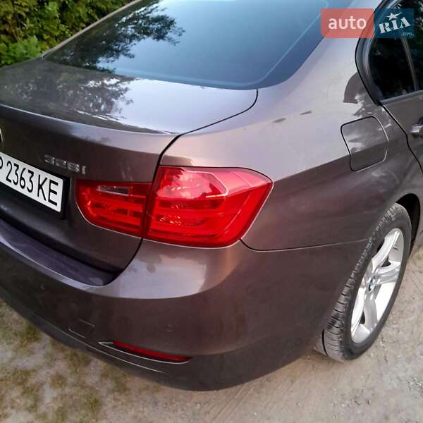 Седан BMW 3 Series 2013 в Львові