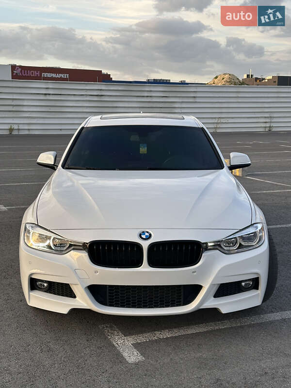 Седан BMW 3 Series 2017 в Львові