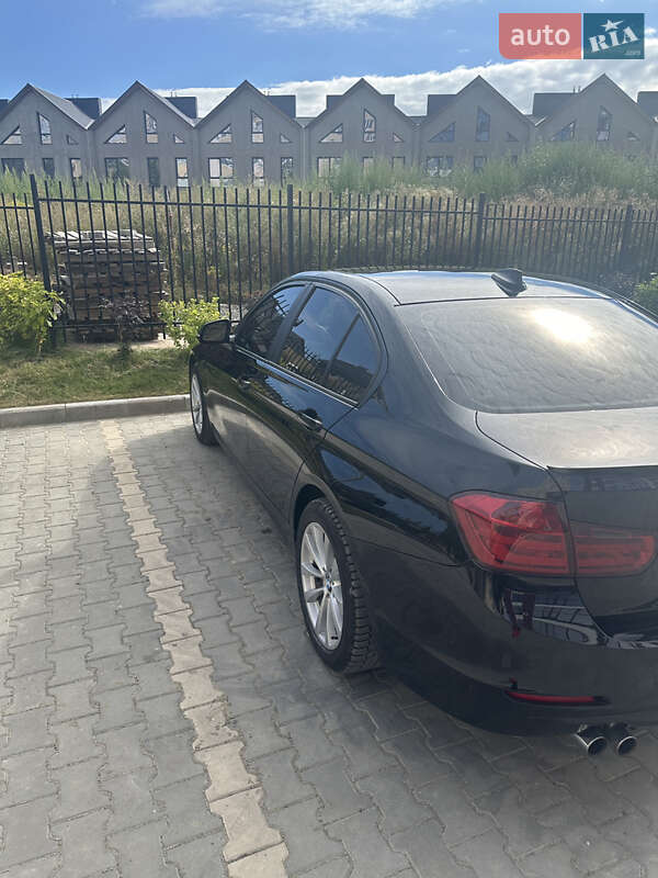 Седан BMW 3 Series 2012 в Луцке