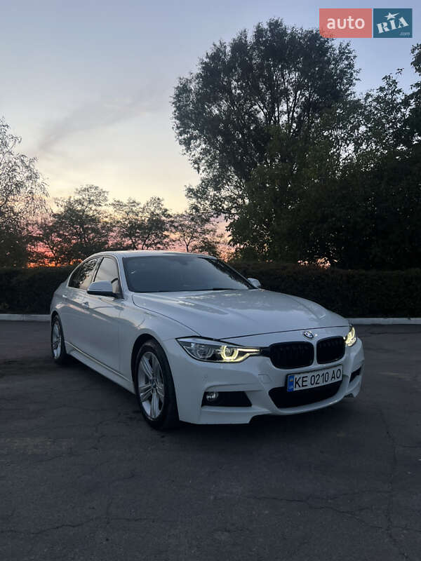Седан BMW 3 Series 2018 в Кам'янському