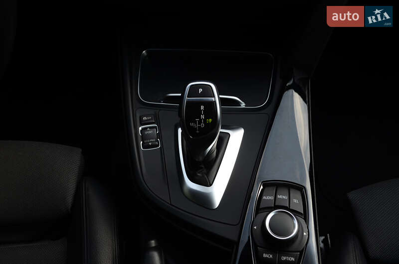 Седан BMW 3 Series 2016 в Києві