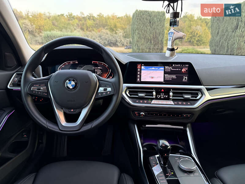 Седан BMW 3 Series 2022 в Дніпрі