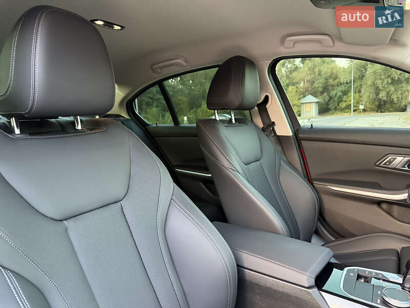 Седан BMW 3 Series 2022 в Дніпрі