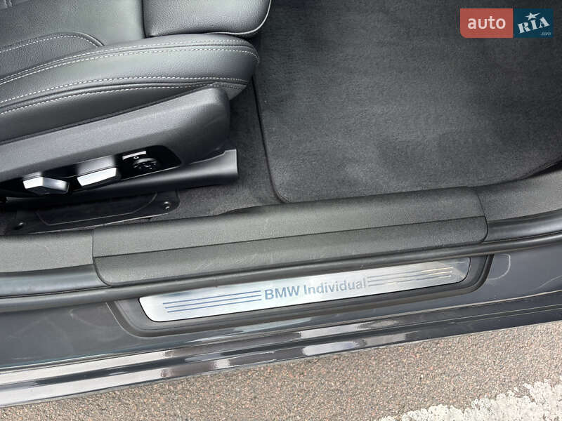 Седан BMW 3 Series 2019 в Рівному