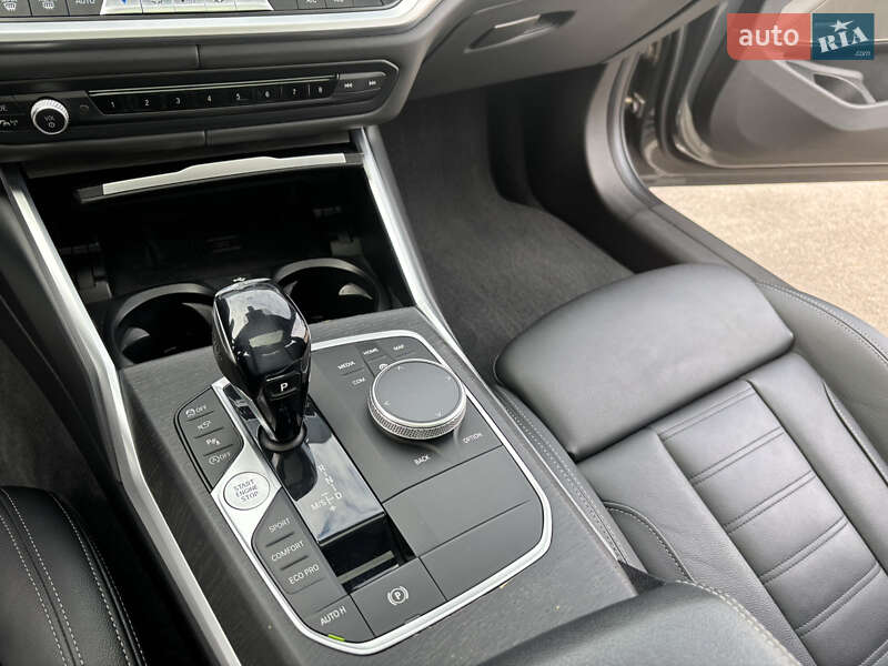 Седан BMW 3 Series 2019 в Рівному