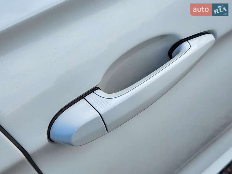 Седан BMW 3 Series 2017 в Ровно