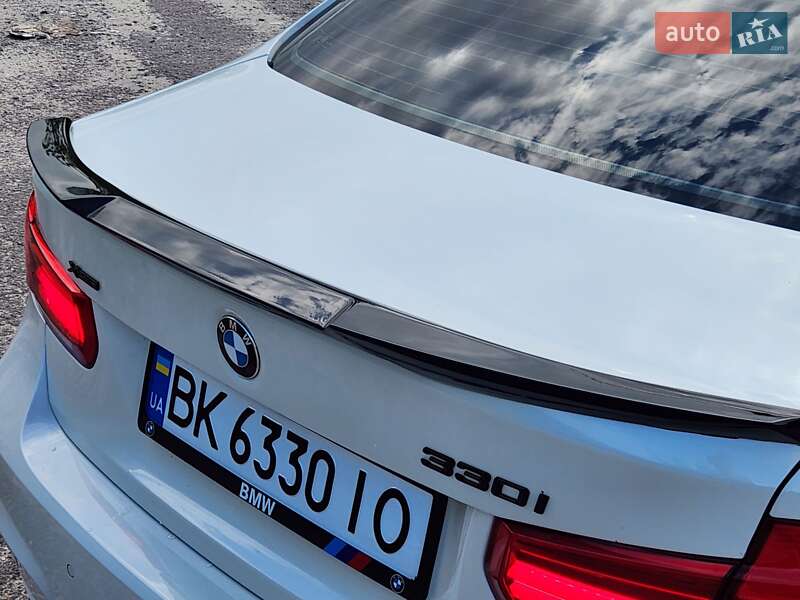 Седан BMW 3 Series 2017 в Ровно
